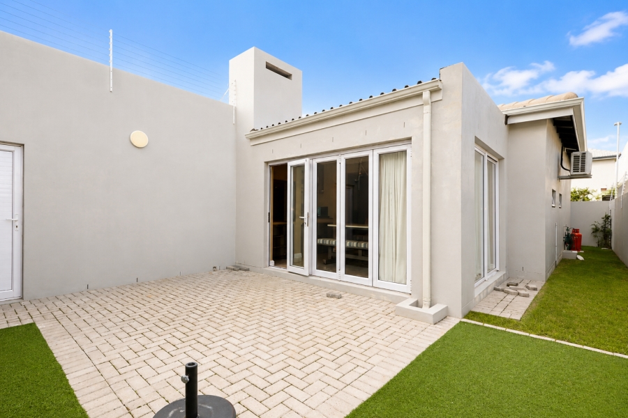 To Let 3 Bedroom Property for Rent in Sandown Western Cape